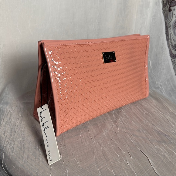 Nicole Miller Handbags - NWT Nicole Miller Large Travel Toiletry Makeup Bag Pink Basket Weave Gold Trim